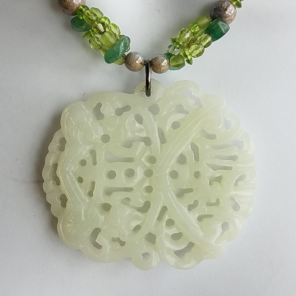 PERIDOT & JADE NECKLACE - Picture 7 of 8